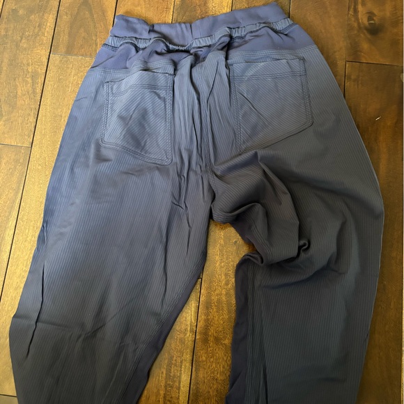 Lululemon thin track pants - Picture 3 of 3
